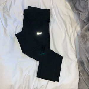 NIKE black crop leggings